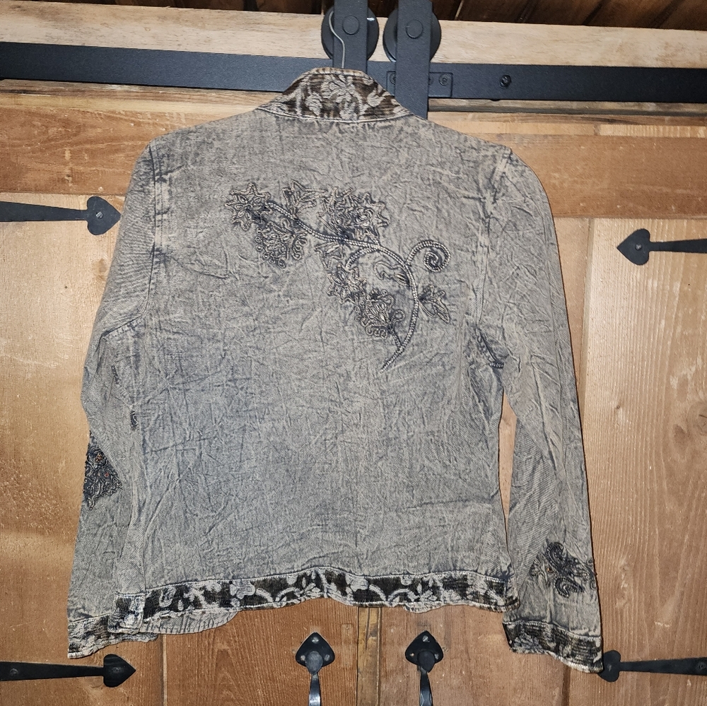 Embroidered Jacket - Picture 2 of 2